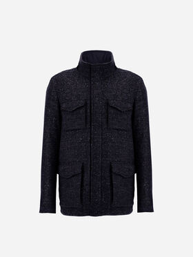 FELDJACKE RESORT AUS BOUCLÉ-GEWEBE AUS WOLLE UND MIKROFASER MIT VELOURSLEDEREFFEKT