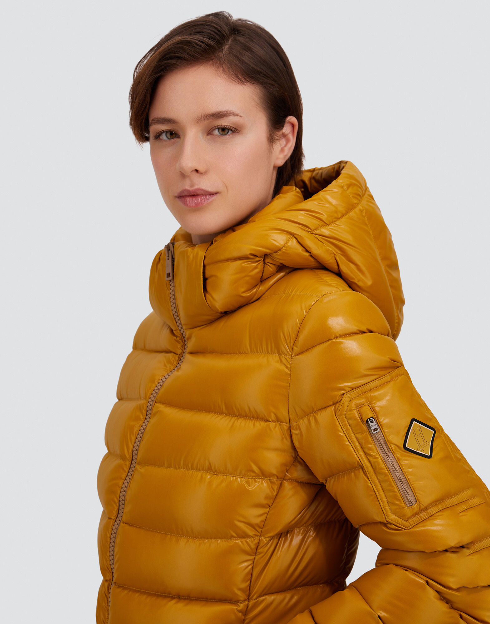 HERO DOWN JACKET IN GLOSSY NYLON