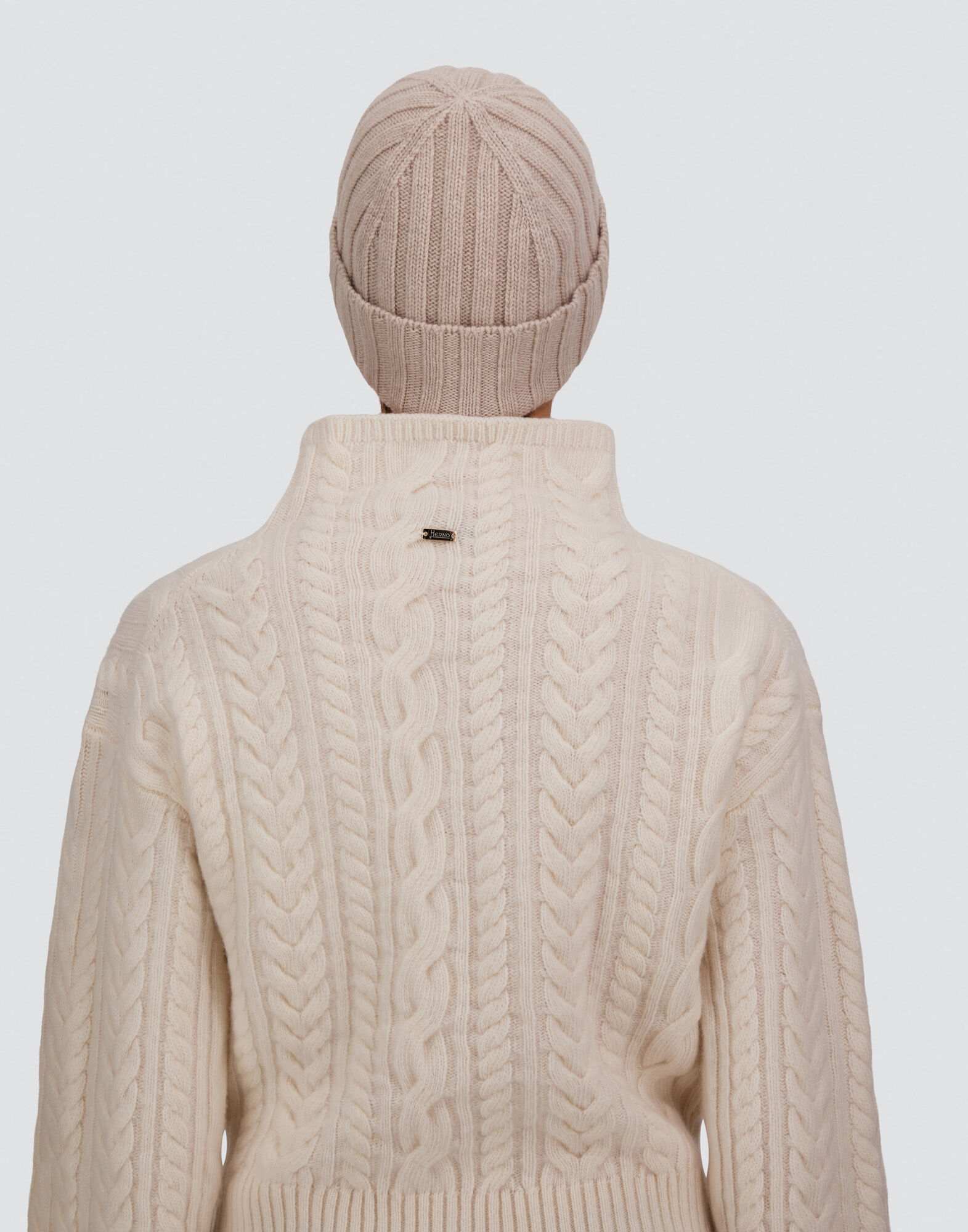BEANIE AUS WOLLE IM RIPPSTRICK