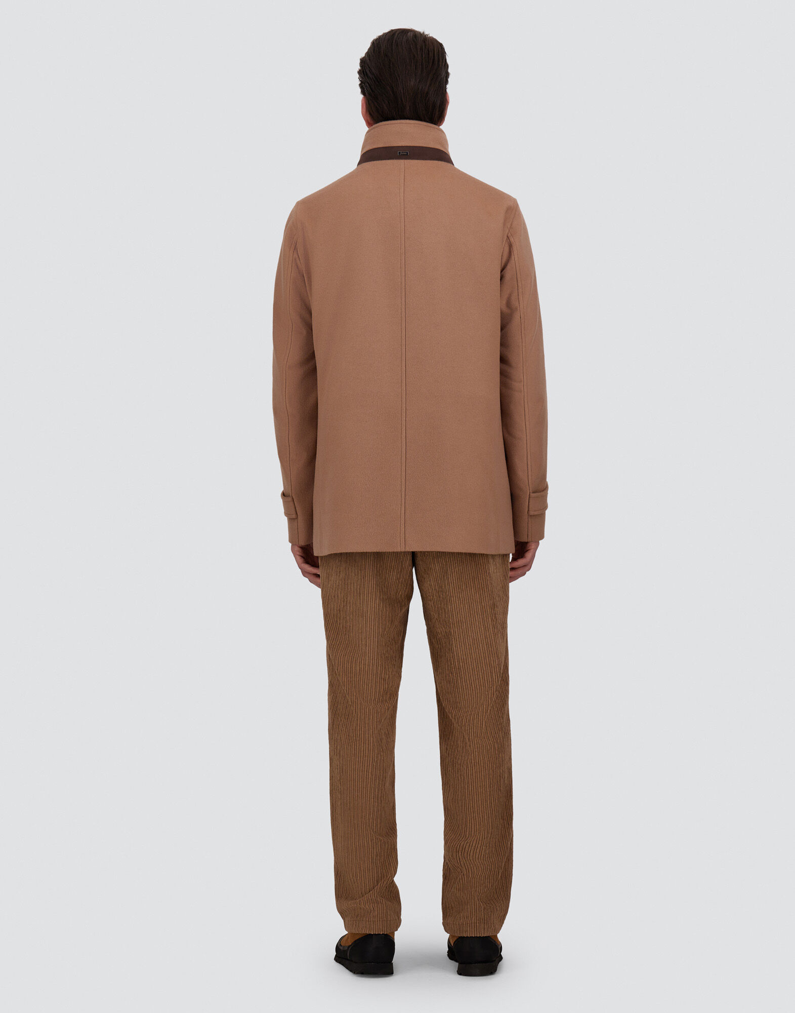 SHORT COAT IN PURE CASHMERE AND SUEDE EFFECT