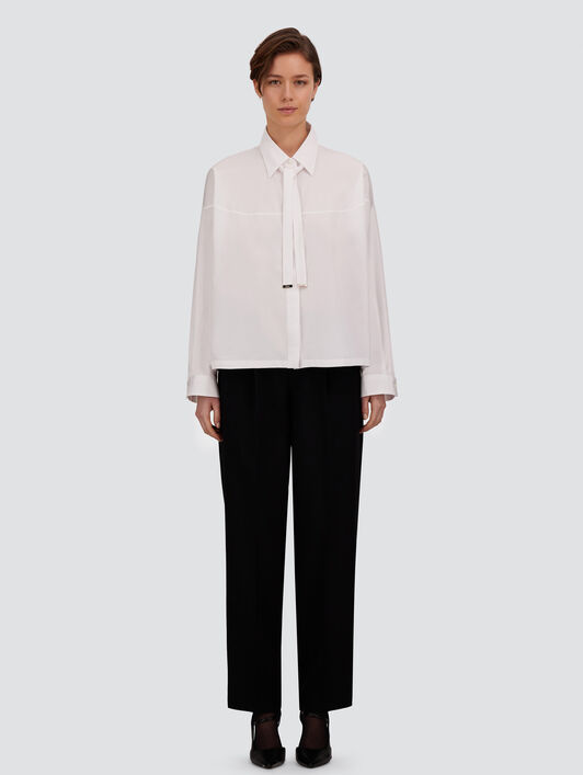 HOSE AUS FLIESSENDEM TWILL
