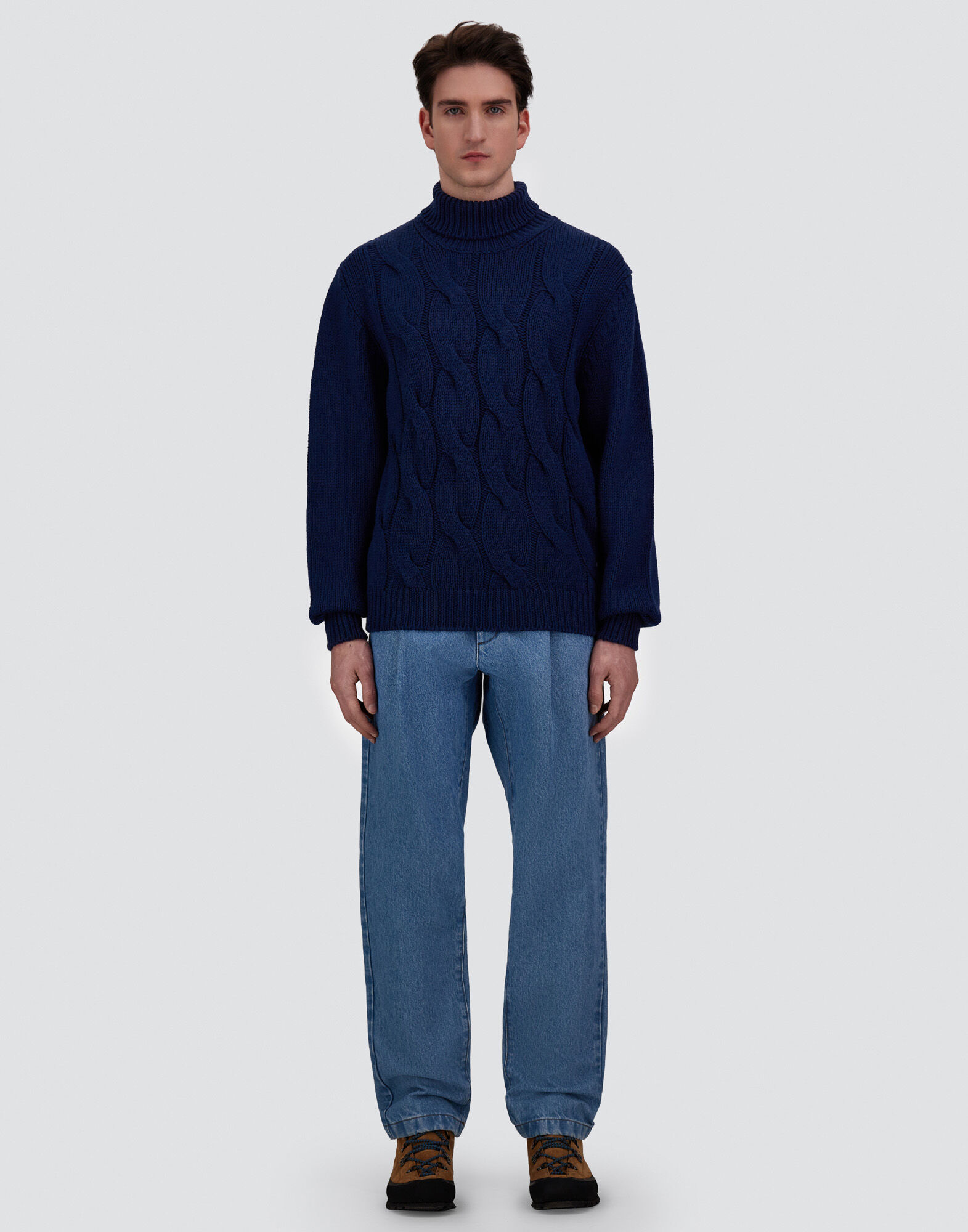 PANTALONI CON PINCES IN DENIM