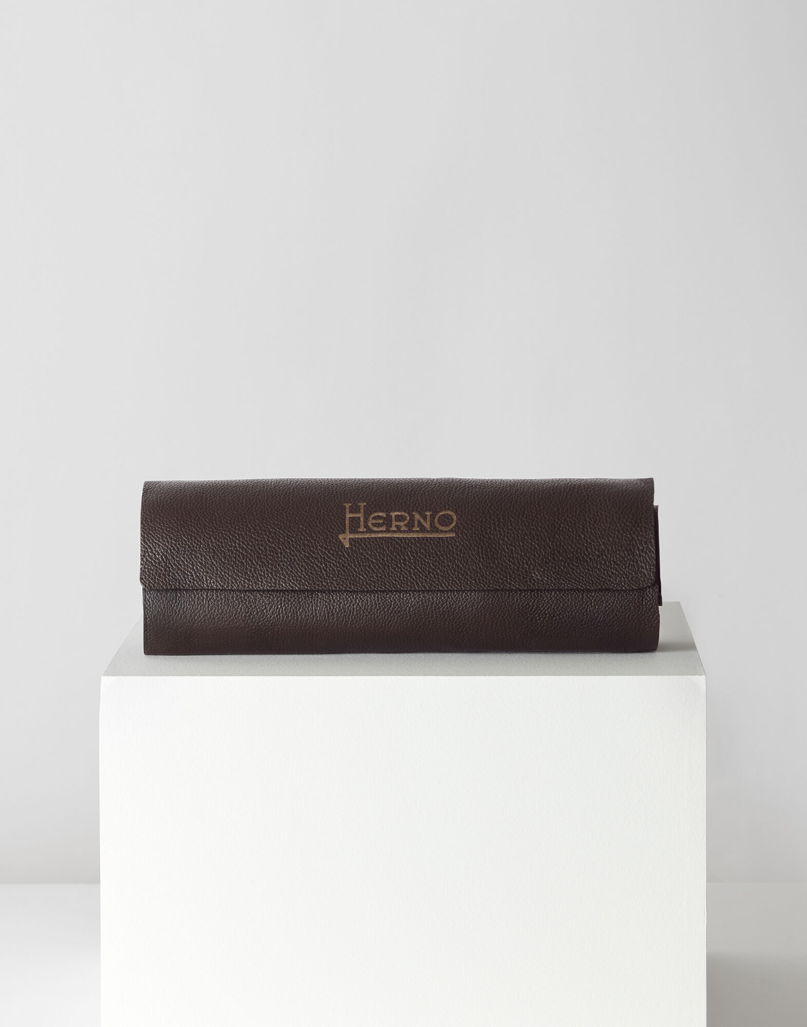 CUTLERY SET WITH LEATHER CASE