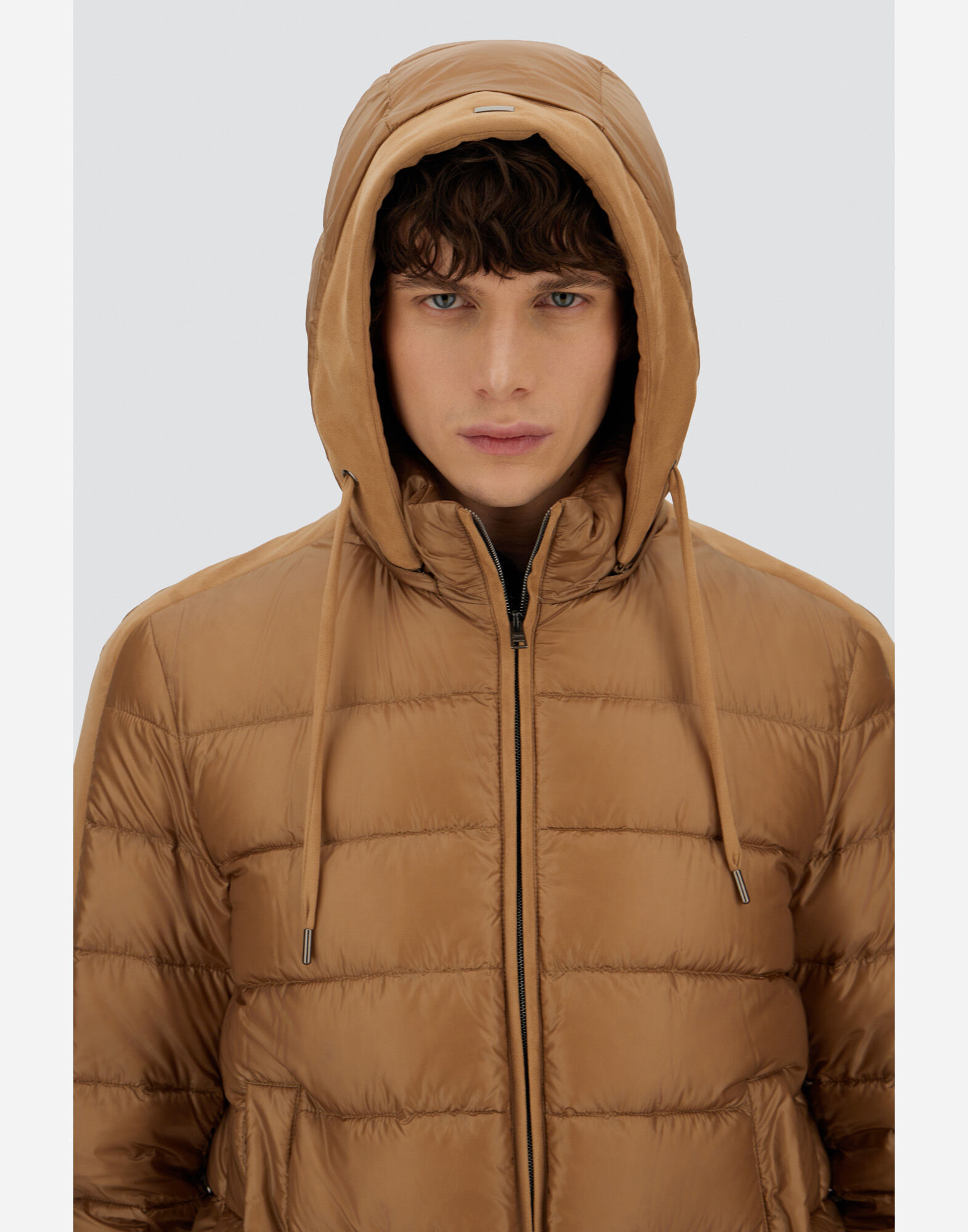 BOMBERJACKE RESORT AUS NYLON ULTRALIGHT UND MIKROFASER MIT VELOURSLEDEREFFEKT