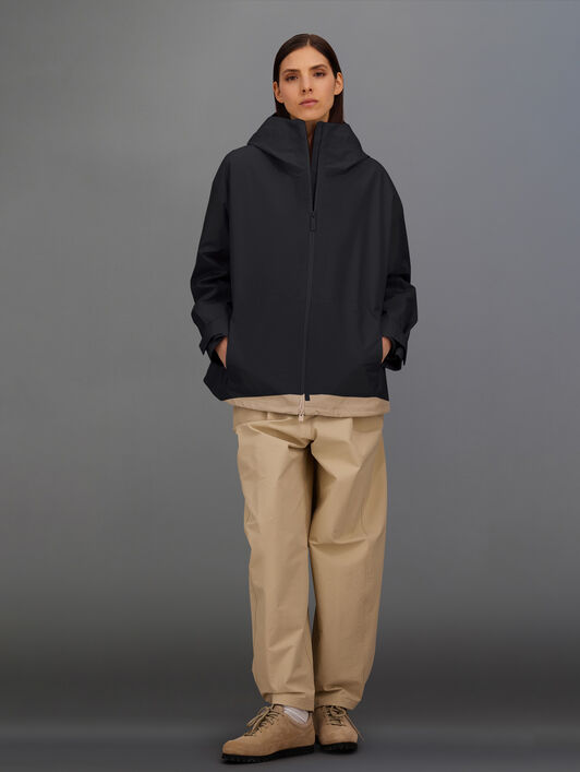 PARKA COURTE LAMINAR EN 3L GORE-TEX®