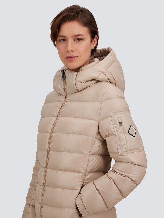 JACKET IN GLOSSY NYLON